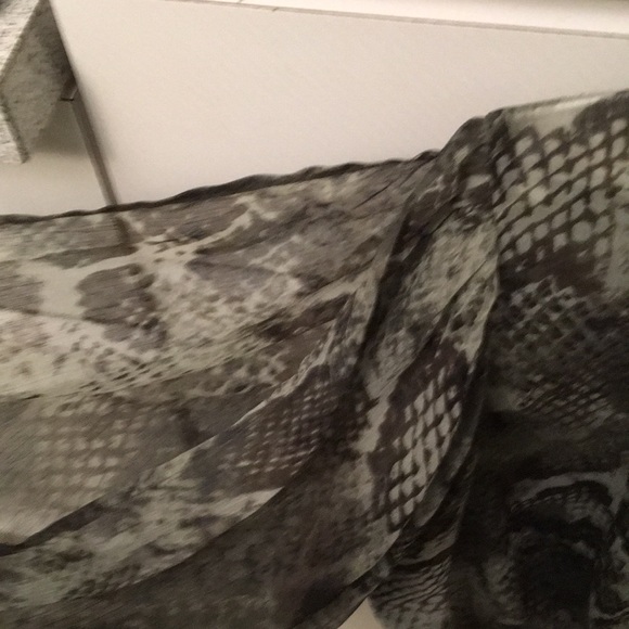 Chaudry KC cute summertime top with the long open on top sleeves, green gray L - Picture 5 of 8